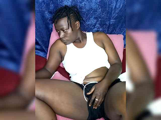 Yourdreamgirl webcam