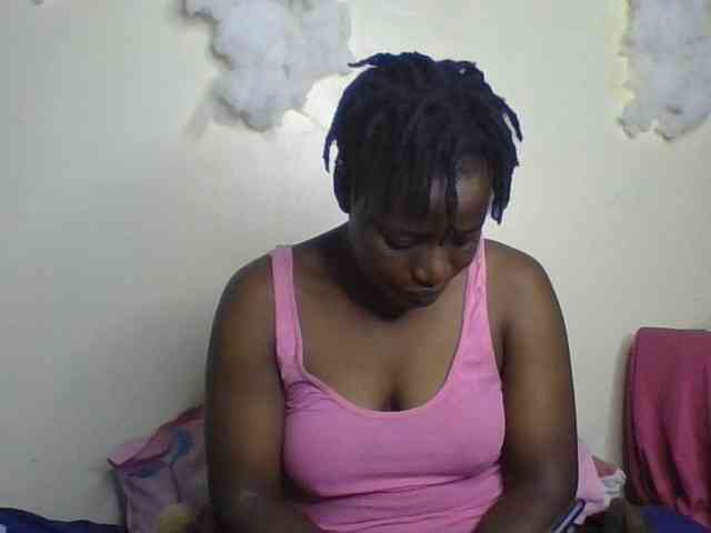Yourdreamgirl Live Webcam on BongaCams