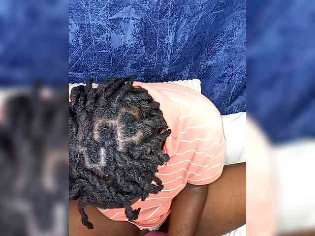 Yourdreamgirl webcam