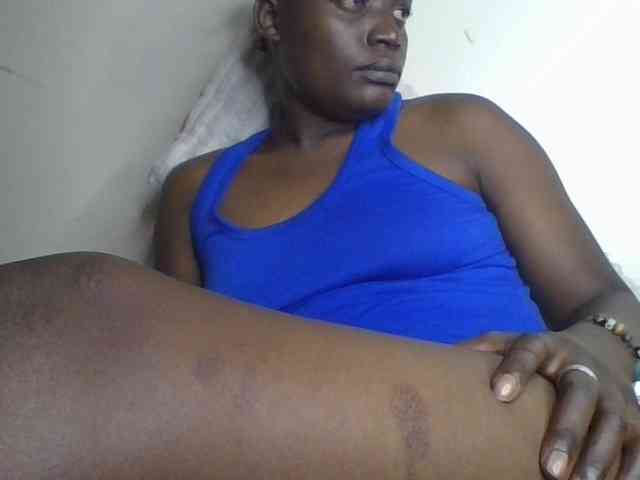 Yourdreamgirl webcam