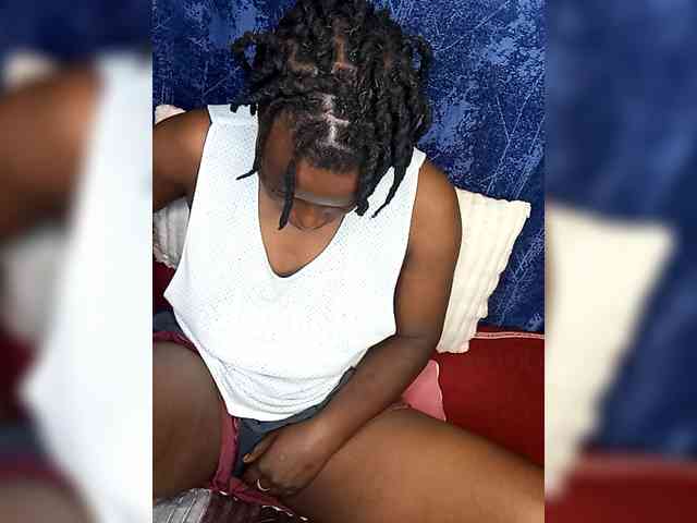 Yourdreamgirl webcam