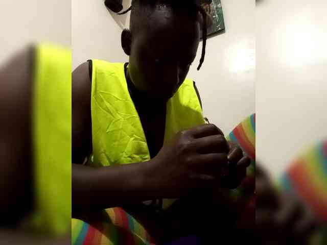 Yourdreamgirl webcam