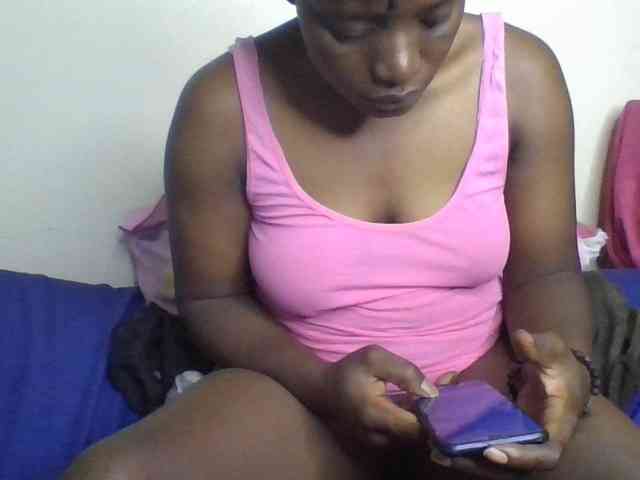 Yourdreamgirl webcam
