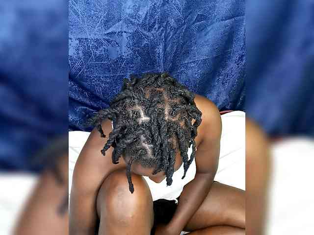 Yourdreamgirl webcam