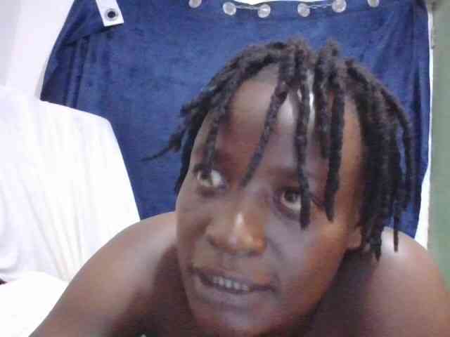 Yourdreamgirl webcam