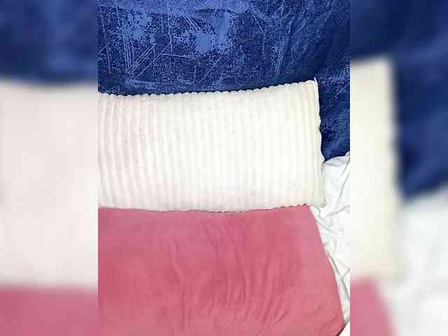 Yourdreamgirl webcam