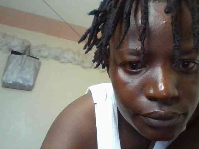 Yourdreamgirl webcam