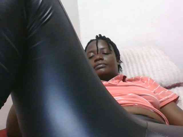 Yourdreamgirl webcam