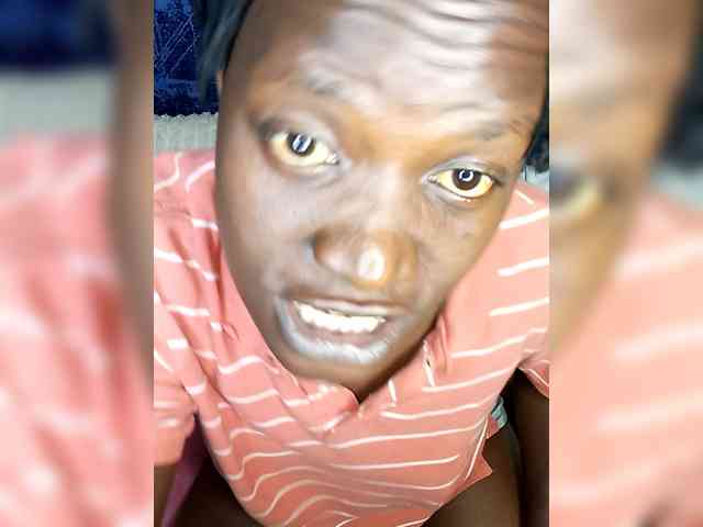 Yourdreamgirl webcam