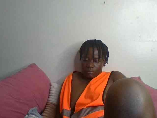 Yourdreamgirl webcam