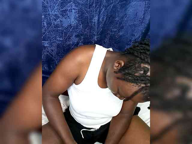 Yourdreamgirl webcam