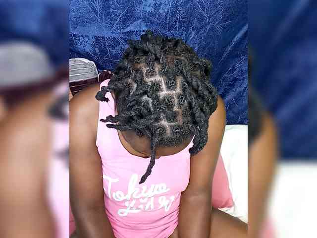 Yourdreamgirl webcam