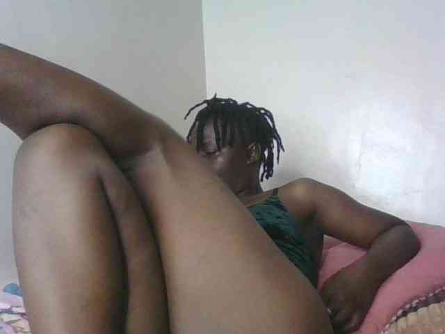 Yourdreamgirl webcam