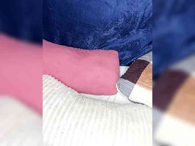 Yourdreamgirl webcam