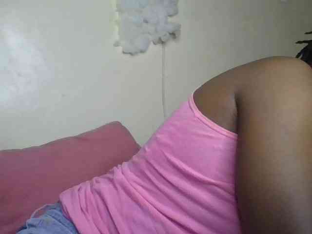 Yourdreamgirl webcam