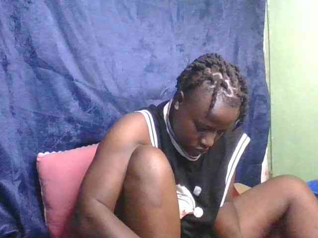 Yourdreamgirl webcam