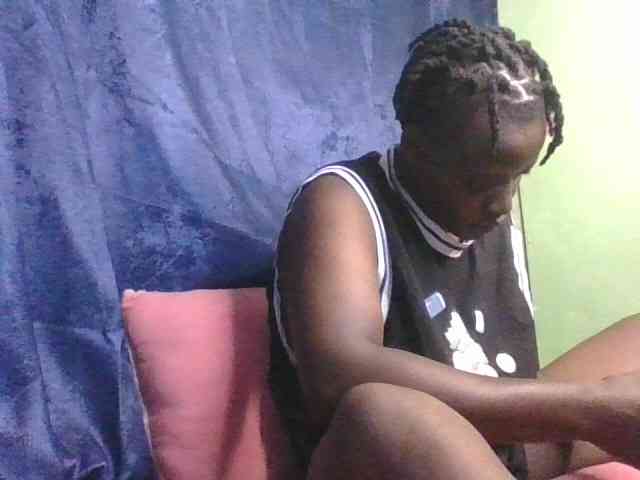 Yourdreamgirl webcam