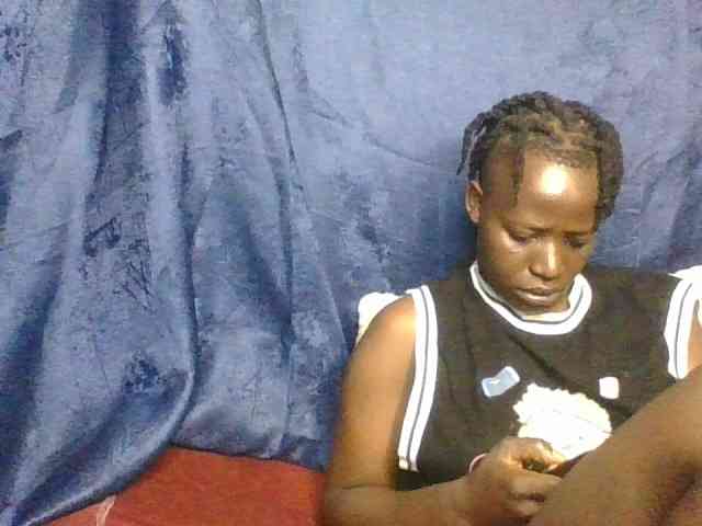 Yourdreamgirl webcam