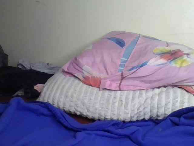 Yourdreamgirl webcam