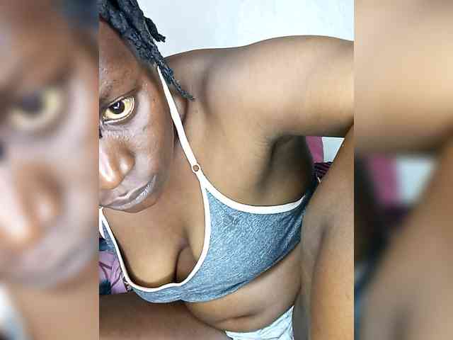 Yourdreamgirl webcam