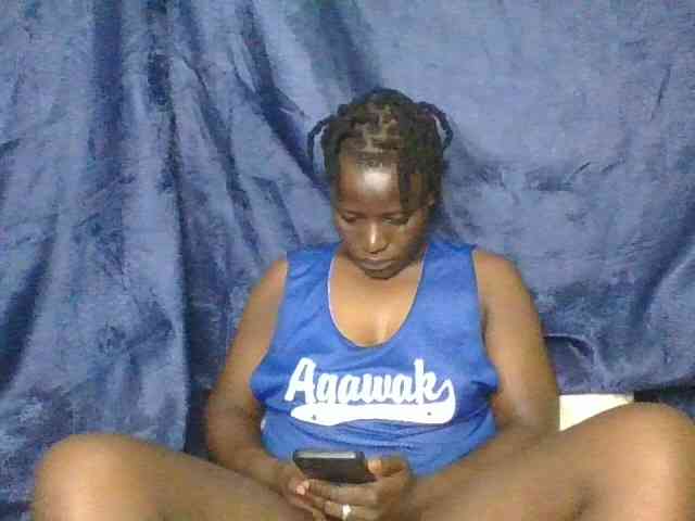 Yourdreamgirl webcam