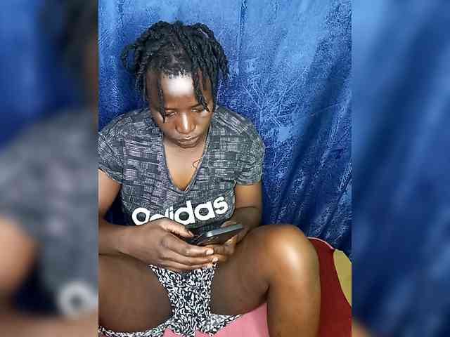 Yourdreamgirl webcam