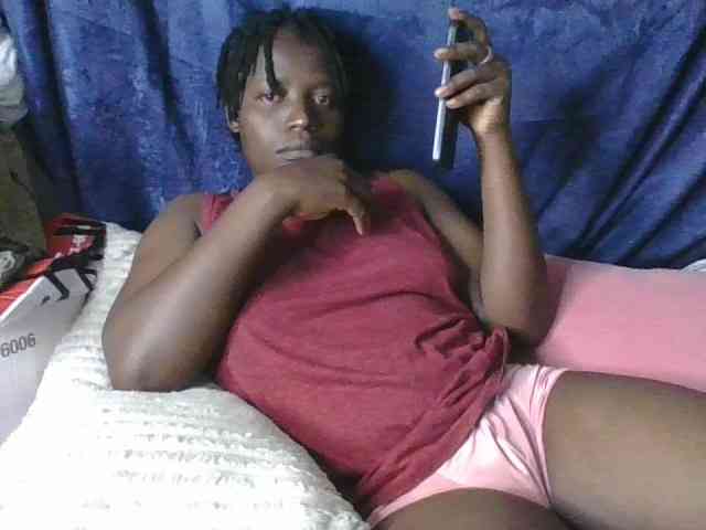 Yourdreamgirl webcam