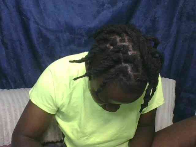 Yourdreamgirl webcam