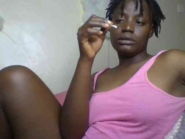 Yourdreamgirl webcam