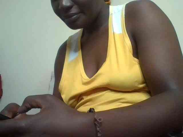 Yourdreamgirl webcam