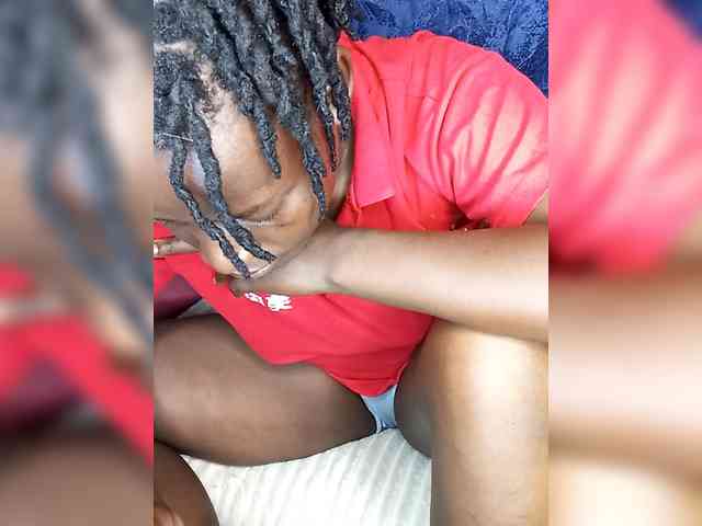 Yourdreamgirl webcam