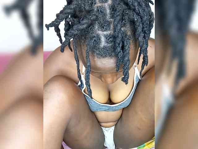 Yourdreamgirl webcam