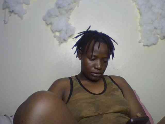Yourdreamgirl webcam
