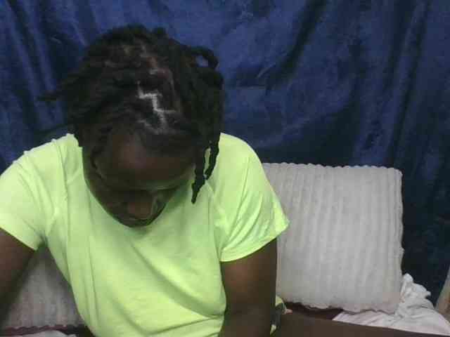 Yourdreamgirl webcam