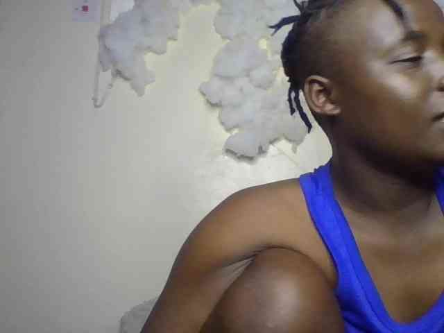Yourdreamgirl webcam