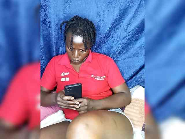 Yourdreamgirl webcam