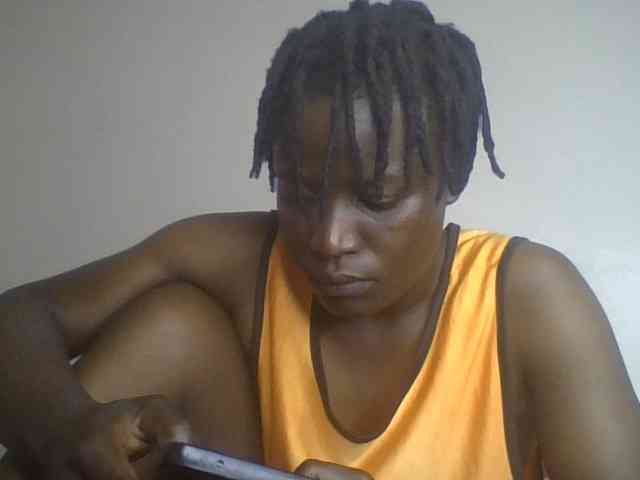 Yourdreamgirl webcam