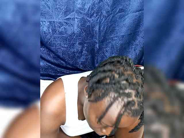 Yourdreamgirl webcam