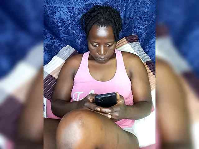 Yourdreamgirl webcam