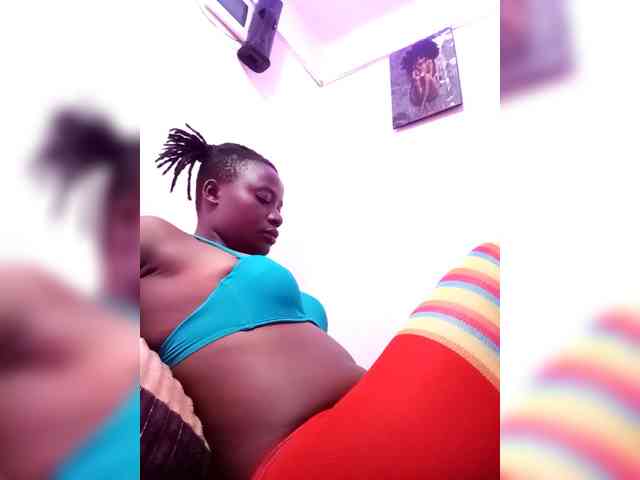 Yourdreamgirl webcam