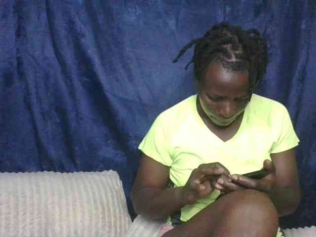 Yourdreamgirl webcam