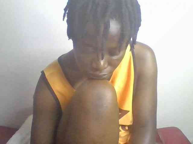 Yourdreamgirl webcam