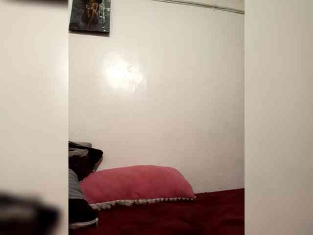 Yourdreamgirl webcam