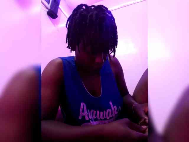 Yourdreamgirl webcam