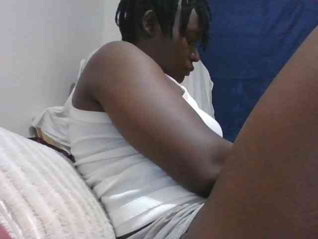 Yourdreamgirl webcam