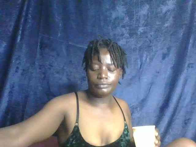 Yourdreamgirl webcam