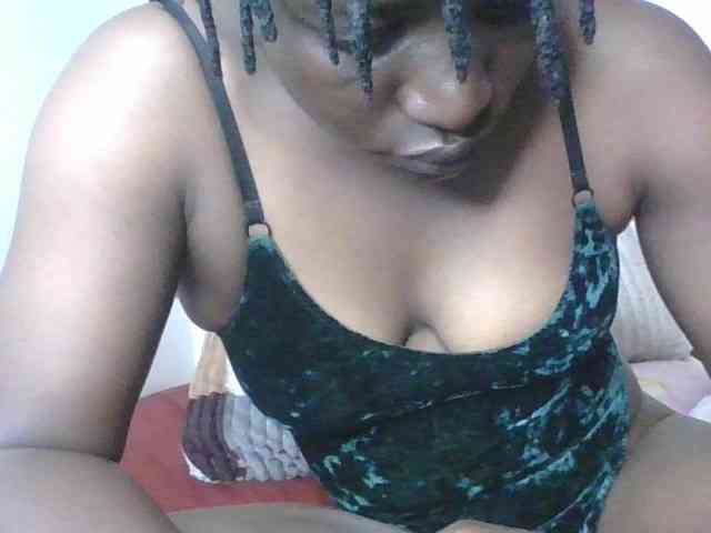 Yourdreamgirl webcam