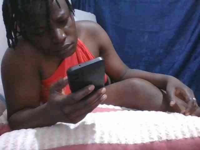 Yourdreamgirl webcam