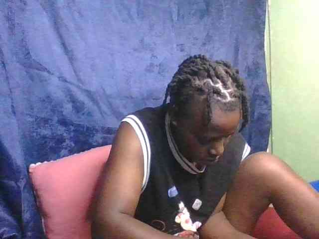 Yourdreamgirl webcam