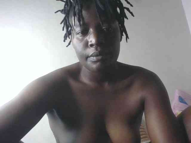 Yourdreamgirl webcam